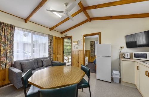 Mayurra Cabin | Millicent Hillview Caravan Park