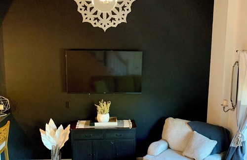 Lake James Apartment | Millie’s apartment located at 4corners directly behindTom’s Doughnuts,Lake James