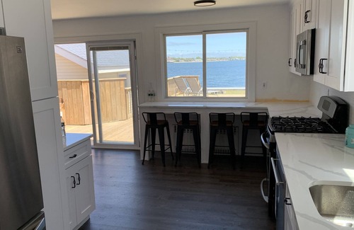 Long Island House | Million Dollar Bayfront Home -- 5 min 🚗 to LIRR & 10 min to Ocean