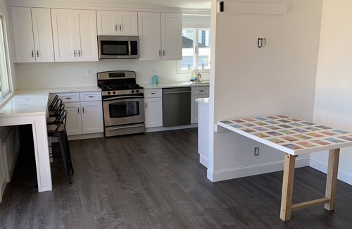 Long Island House | Million Dollar Bayfront Home -- 5 min 🚗 to LIRR & 10 min to Ocean