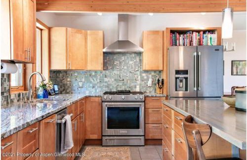 Glenwood Springs Villa | Million Dollar Luxury Villa Ski Fish Hike Raft Mins to downtown