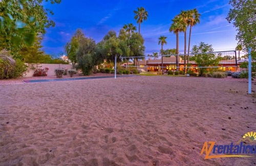 Cactus Acres House | Million Dollar Resort Backyard Volleyball Spshpad