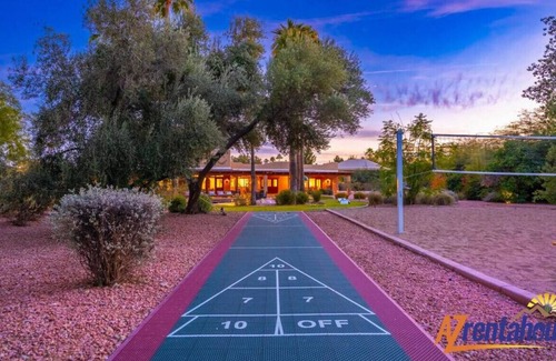 Cactus Acres House | Million Dollar Resort Backyard Volleyball Spshpad