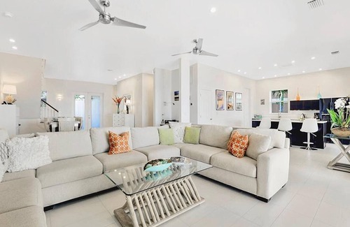 Yacht Club Villa | Million Dollar Riverfront Home in Upscale Yacht Club location