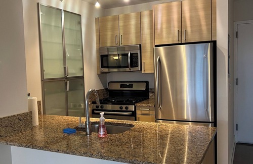 Koreatown Apartment | Million dollar view 2-bedroom apartment in Manhattan New York with fitness room