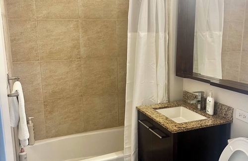 Koreatown Apartment | Million dollar view 2-bedroom apartment in Manhattan New York with fitness room