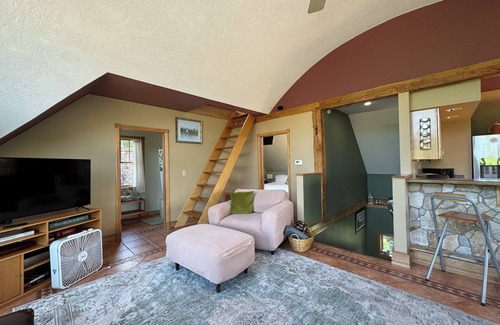 Alexandria Bay Cottage | Millionaires Row with Close-up Views of the Ships and Castle