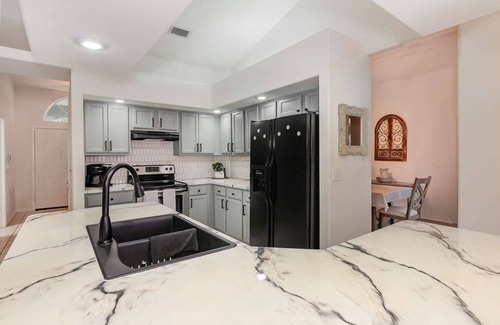 Interchange Square House | Milly · Spacious Luxury Pool Home Oasis · 8 mi to Airport