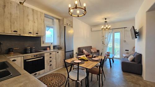 Milos Apartment | Milobsidian house