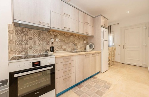 Paralia Dionysiou House | Milonas House Apartments