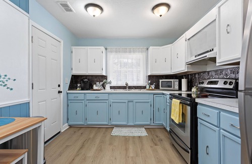 Huron House | Mimi's Cottage, nMinutes away from Sports Force Parks and Cedar Point
