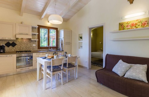 Mondavio Apartment | Mimosa apartment in Agriturismo Villa Beatrice, just 15 minutes from the beach