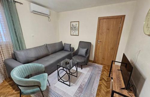 Maini Apartment | Mimoza Apartment in Budva