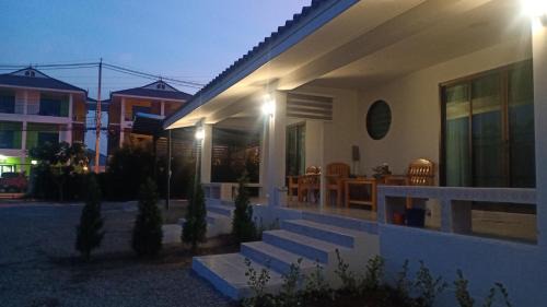 Lamphun House | Min House