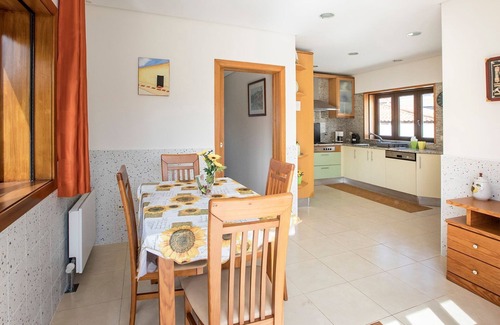 Vila do Conde House | Mindelo 3BDR Duplex House W/Pool