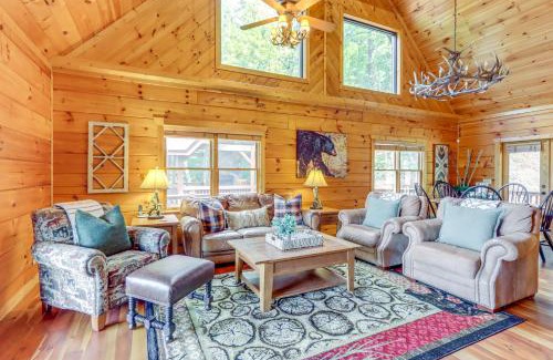 Mineral Bluff House | Mineral Bluff Bear Ridge Cabin with Hot Tub!