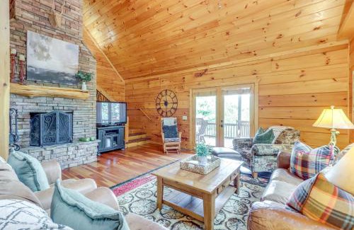 Mineral Bluff House | Mineral Bluff Bear Ridge Cabin with Hot Tub!