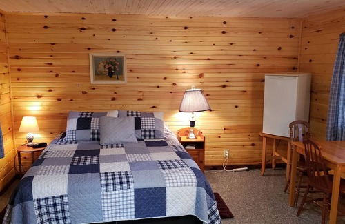Minden Hills Hotel | Miners Bay Lodge
