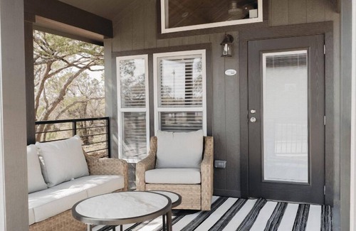 Wimberley Cabin | Mingo Cabin - Cabin sleeps up to 6 people. Pet friendly.