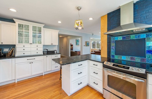 Harpswell House | Mingo Cove - Beautiful 6BR, 4BA home with panoramic views of Harpswell Sound