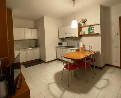 Dalmine Apartment | Mini Appartamento Rosso
