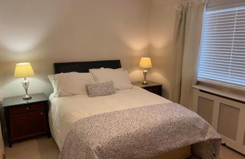 Carrigaline Apartment | Mini-Apt Carrigaline, 2min to town 1 Bed & Sofa Bed Sleeps 4