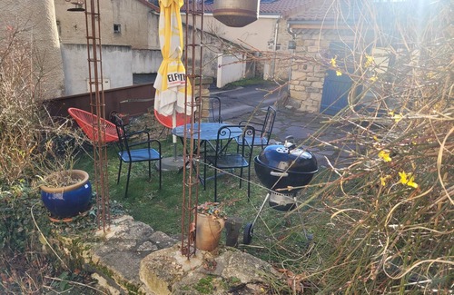 Saint-Saturnin House | Mini Gite de 20 m2 Dans Village Auvergnat