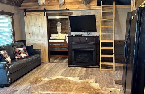 Cleora Cabin | Mini-Lodge at Grand Lake, OK