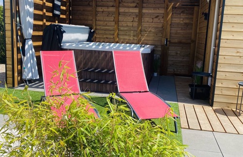 Urimenil Apartment | Mini Love Rome with private Jacuzzi and private terrace, romantic and natural.