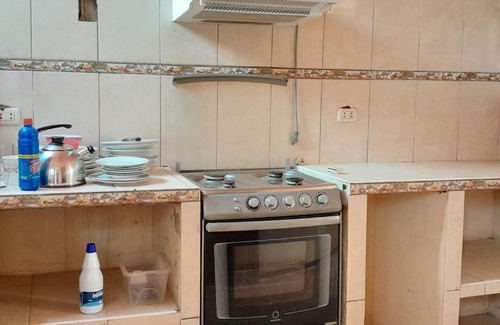 Piura House | Minidepartamento para señoritas con cocina, lavandería, baño con terma. Y cuarto independiente