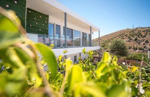 Dikaio Apartment | Miniera view house