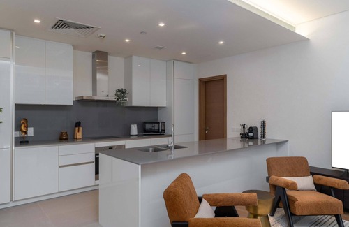 Al Wasl Apartment | Minimal Luxe huge size apartment