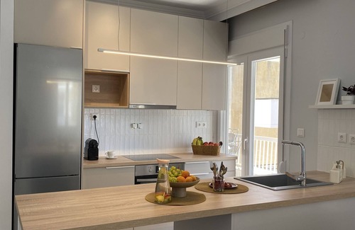 Kallikratia Apartment | Minimal sea view apartment in Halkidiki