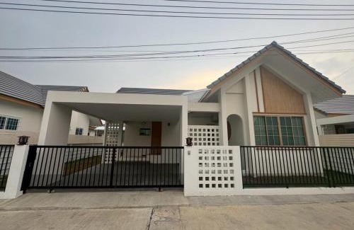 Saraphi House | Minimalist Haven