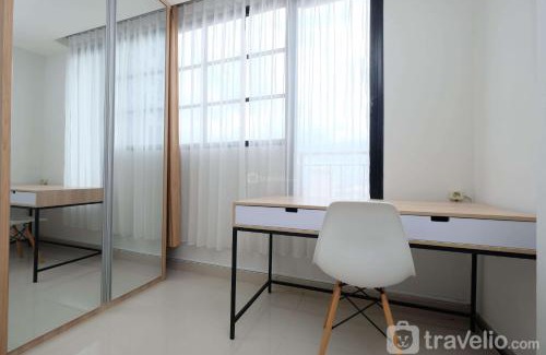 Pondokcina Apartment | Minimalist Studio Room at Evenciio Margonda Apartment By Travelio
