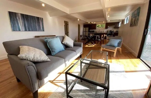 Chabot Park Apartment | Minimalist Zen Overlooking