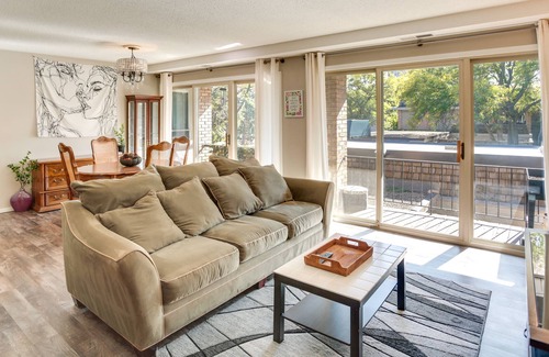 Edina Condo | Minneapolis Condo w/ Balcony & Heated Pool Access!