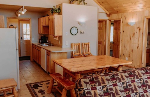 Puposky Villa | Minnesota Northwoods Group Retreat – Great for Large Families