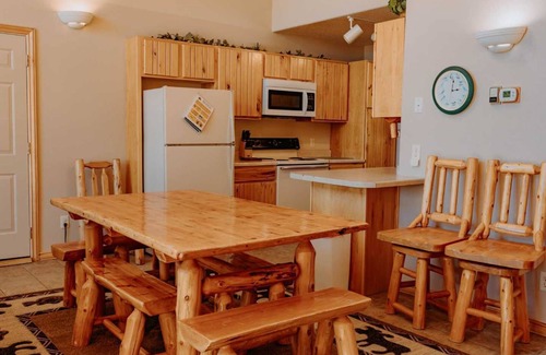 Puposky Villa | Minnesota Northwoods Group Retreat – Great for Large Families