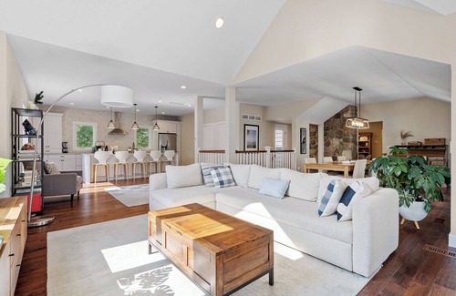 Excelsior House | MINNeSTAY* Bayside Escape |