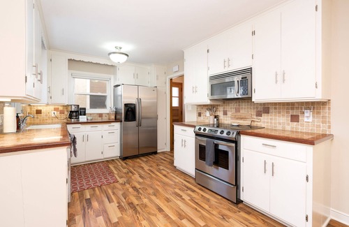 Fulton House | MINNeSTAY* Beard Avenue Bungalow |