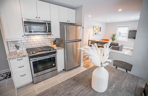 Richfield House | MINNeSTAY* Contempo Cottage