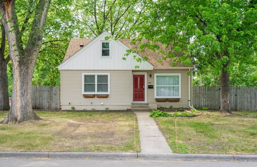Richfield House | MINNeSTAY* Contempo Cottage