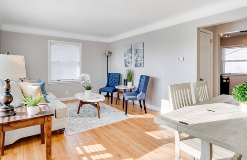 Richfield House | MINNeSTAY* Kaleidoscope Korner | Modern