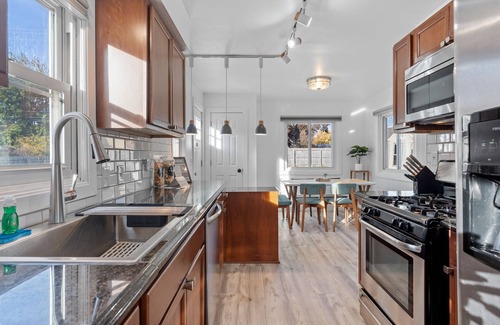 Richfield House | MINNeSTAY* Richfield Gem