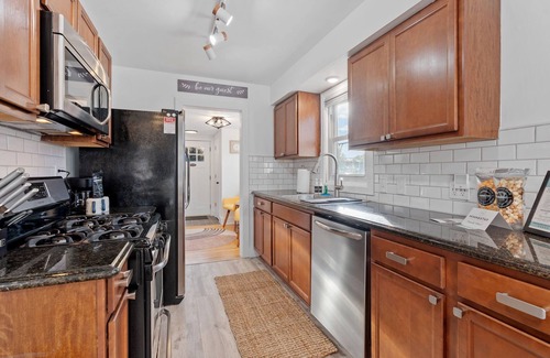 Richfield House | MINNeSTAY* Richfield Gem