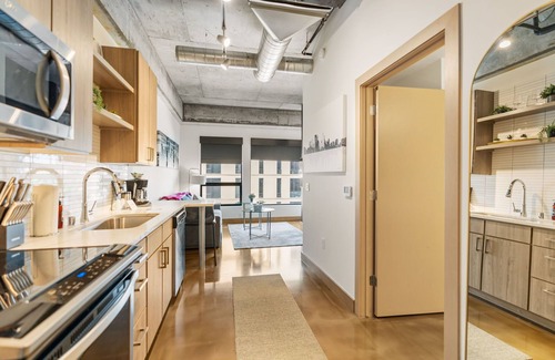 Warehouse District Apartment | MINNeSTAY* Sable 304 | North Loop | Target Field