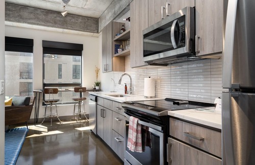 Warehouse District Apartment | MINNeSTAY* Sable 307 | North Loop