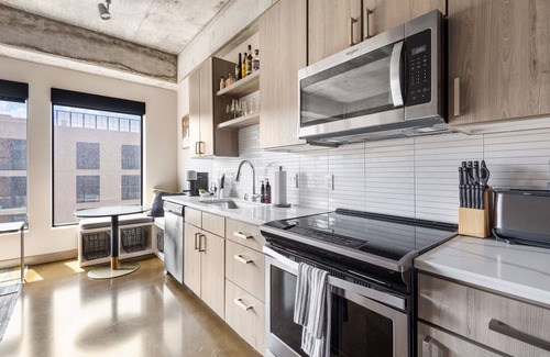 Warehouse District Apartment | MINNeSTAY* Sable 504 | Target Field | North Loop
