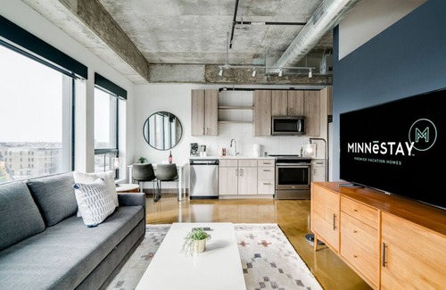 Warehouse District Apartment | MINNeSTAY* Sable 508 One Bedroom |